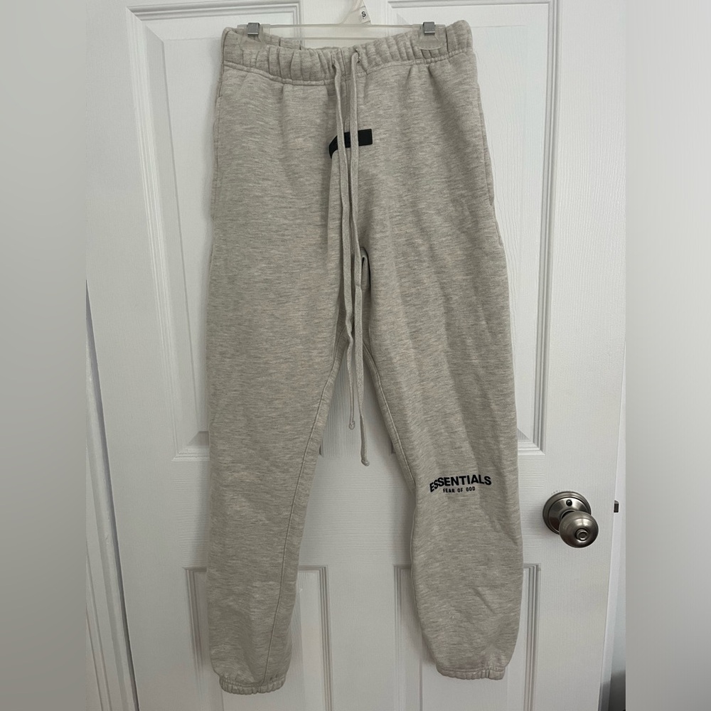 Essentials FOG jogger heather gray